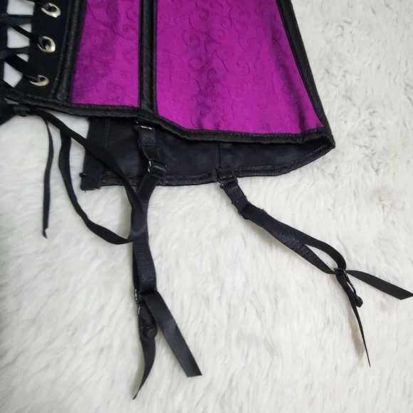 Beautiful Violet Corset - Picture 4 of 14